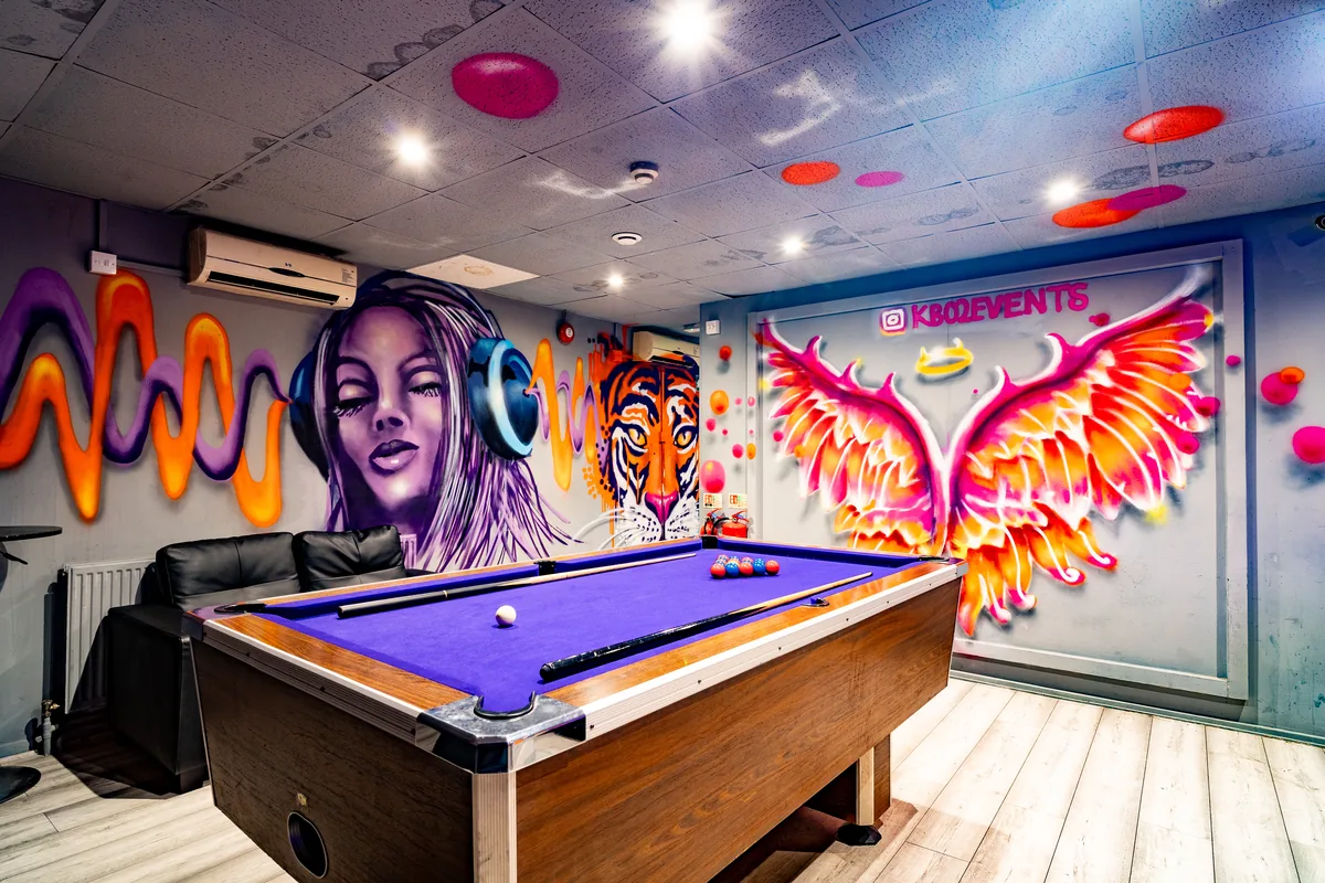 Private pool room